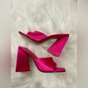 Fashion Nova Women's Fuchsia Satin Pink Mule Square Heels Sandals Size 8.5 ..5in